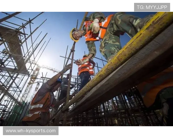 多地为建筑工人提供简单拉伸和核心力量教学 多地为建筑工人提供简单拉伸和核心力量教学